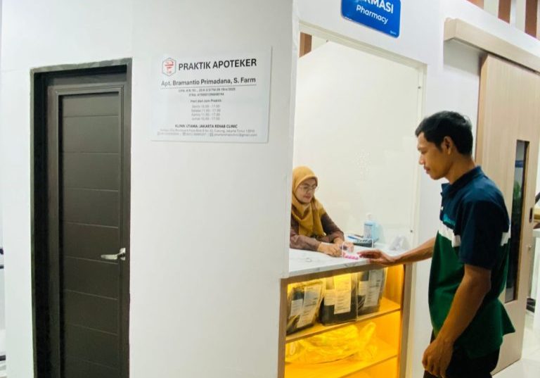 Layanan Farmasi.jpeg